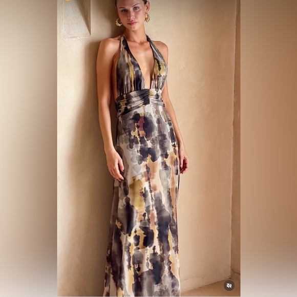 Resa Chelsea Halter Maxi Dress - Picture 2 of 8